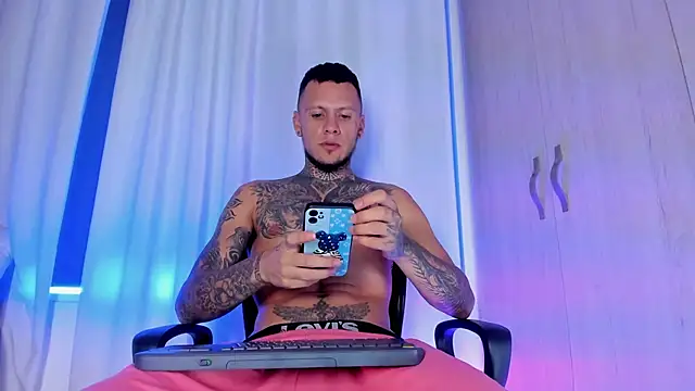 Snapshot of _Kevin_xxx chatting on February 2026 04:35:01 AM Kevin xxx online show from February 2026 04:35:01 AM