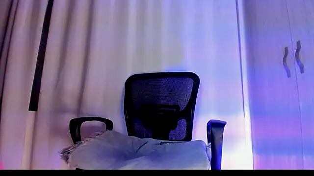 Snapshot of _Kevin_xxx chatting on April 2026 06:16:01 AM Kevin xxx online show from April 2026 06:16:01 AM