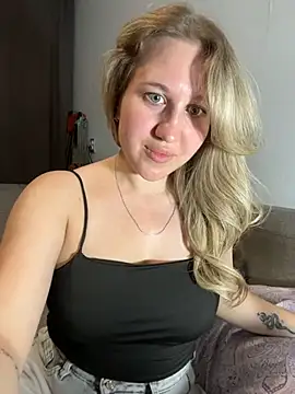 Snapshot of MarieHeartt chatting on June 2026 09:20:02 PM MarieHeartt online show from June 2026 09:20:02 PM