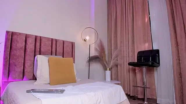 ParisGrayy online show from May 2026 06:17:02 PM