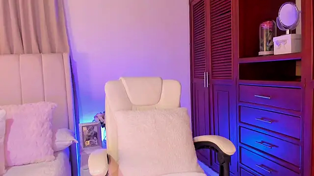 Alannawolff online show from June 2026 11:20:02 PM