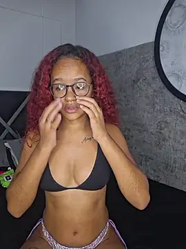 Zoee-Ross online show from May 2026 10:21:02 AM
