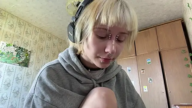 FatimahFroman online show from May 2026 12:22:02 PM