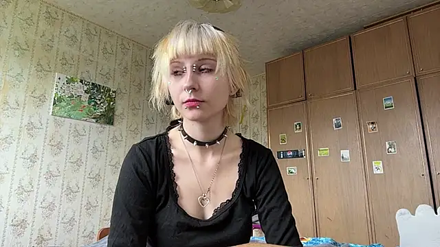 FatimahFroman online show from May 2026 12:22:02 PM