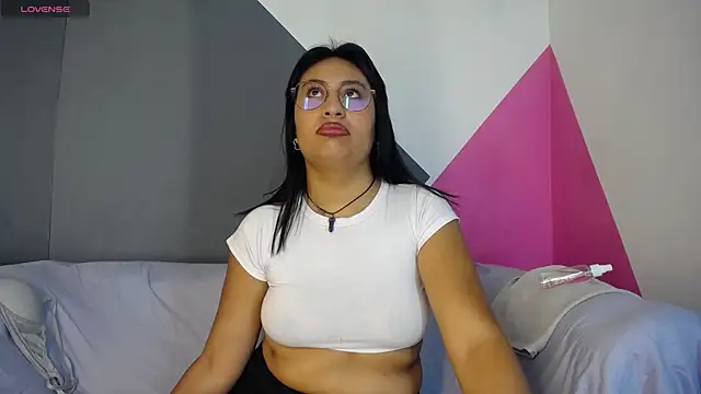 Girl Scarlett  online show from May 2026 12:03:02 PM