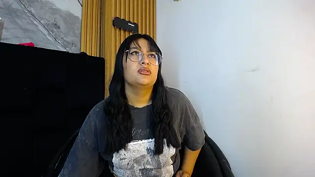 Girl Scarlett  online show from May 2026 11:41:01 AM