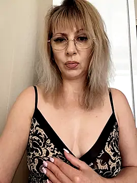 Snapshot of Kitty-MEOWW chatting on May 2026 08:11:01 AM Kitty-MEOWW online show from May 2026 08:11:01 AM