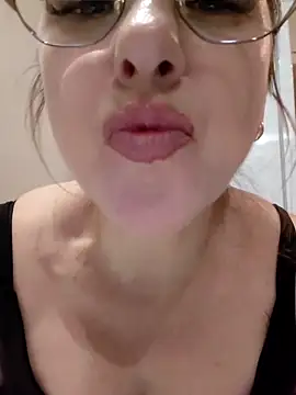 Kitty-MEOWW online show from June 2026 11:32:01 PM