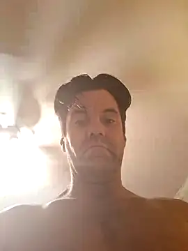 ELVISPRESI online show from May 2026 06:08:01 AM