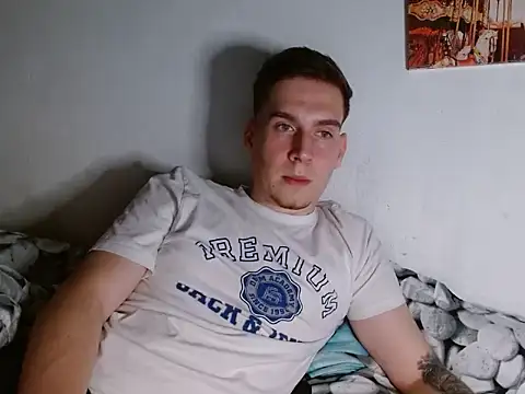 magicfantasy77 online show from May 2026 11:26:01 PM