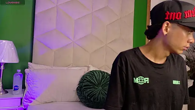 liian 23 online show from May 2026 12:59:02 PM