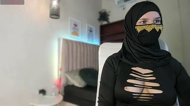 Snapshot of _SweetAmira_ chatting on June 2026 03:19:02 AM SweetAmira online show from June 2026 03:19:02 AM