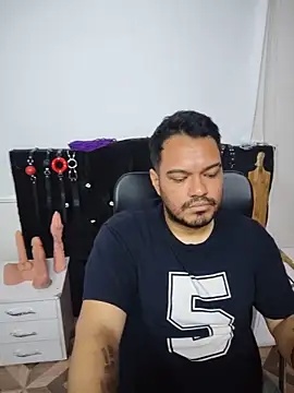 Snapshot of -AlejandroT- chatting on May 2026 08:28:02 PM -AlejandroT- online show from May 2026 08:28:02 PM