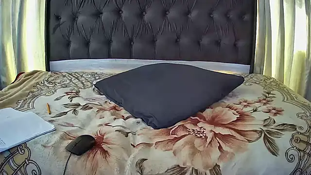TypicalBaddiex online show from July 2026 10:26:01 AM