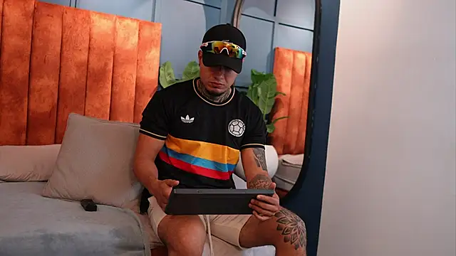JhonyWestt online show from June 2026 12:16:02 PM