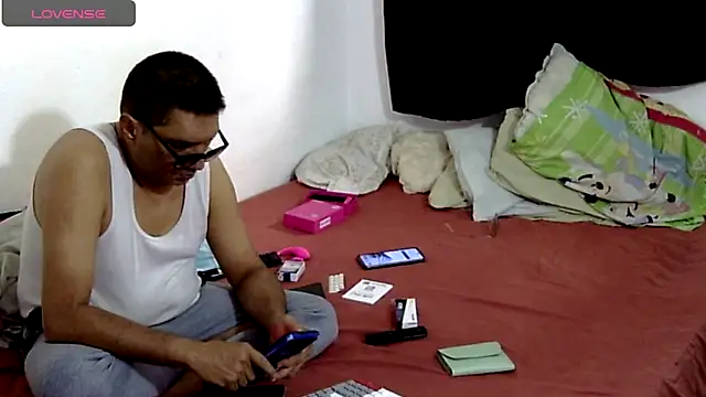 SASSY LOVERS online show from May 2026 09:35:02 PM