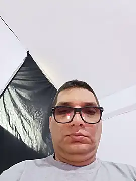 SASSY LOVERS online show from May 2026 09:15:02 PM