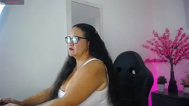Annie Carterr  online show from May 2026 12:56:01 PM