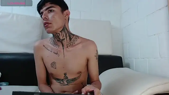 Snapshot of badboy-fox chatting on June 2026 05:12:02 AM badboy-fox online show from June 2026 05:12:02 AM