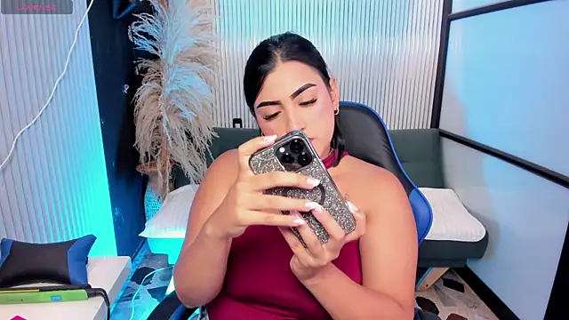 Snapshot of AmeliaHart_ chatting on June 2026 08:43:02 PM AmeliaHart online show from June 2026 08:43:02 PM