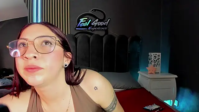 QueenBlue Fg online show from June 2026 08:30:01 PM