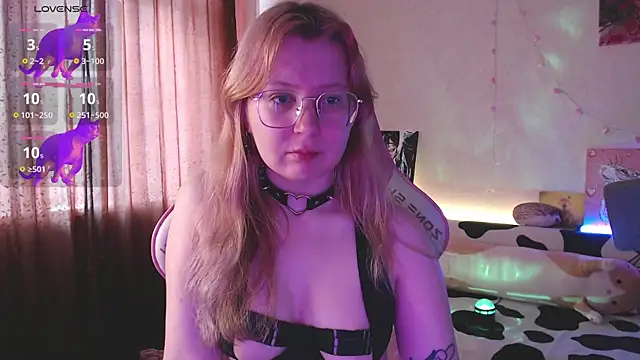 Snapshot of henby_streamss chatting on June 2026 07:25:01 AM henby streamss online show from June 2026 07:25:01 AM