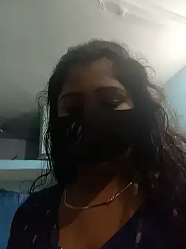 Raginilove online show from May 2026 07:10:01 PM