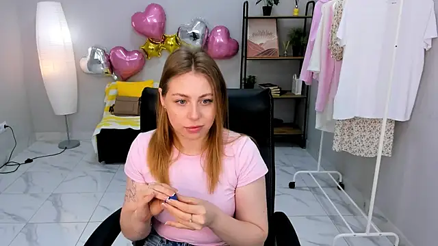 Janet Jones  online show from May 2026 09:53:01 AM