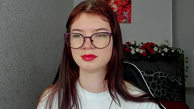 Snapshot of MelissaMay__ chatting on June 2026 10:40:01 PM MelissaMay online show from June 2026 10:40:01 PM
