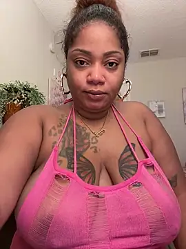 Snapshot of lovelyheather chatting on June 2026 12:21:01 PM lovelyheather online show from June 2026 12:21:01 PM