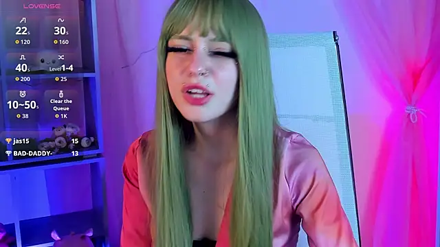 YunaLeaf online show from May 2026 01:48:01 AM