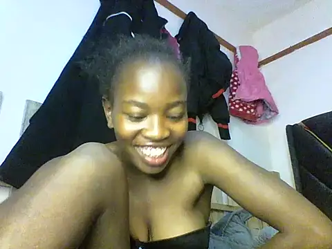Snapshot of aliana082169 chatting on May 2026 06:55:02 AM aliana082169 online show from May 2026 06:55:02 AM