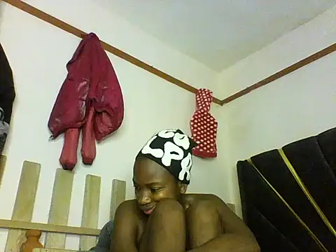 Snapshot of aliana082169 chatting on May 2026 08:11:01 AM aliana082169 online show from May 2026 08:11:01 AM