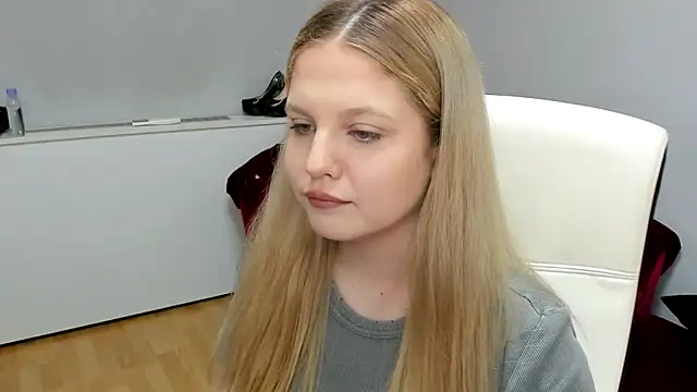Snapshot of Girl4Power chatting on May 2026 11:27:01 AM Girl4Power online show from May 2026 11:27:01 AM