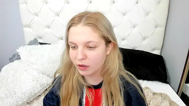 Snapshot of Girl4Power chatting on June 2026 11:30:01 AM Girl4Power online show from June 2026 11:30:01 AM