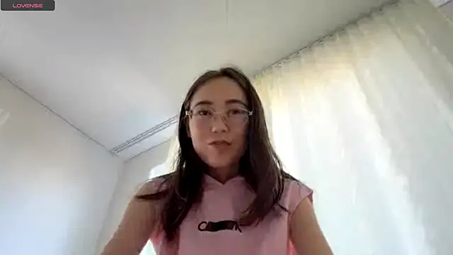 Snapshot of VickieTrudo chatting on July 2026 11:20:01 AM VickieTrudo online show from July 2026 11:20:01 AM