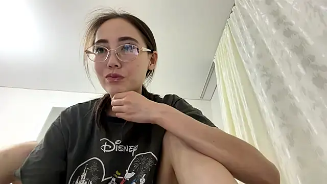 Snapshot of VickieTrudo chatting on July 2026 08:44:02 PM VickieTrudo online show from July 2026 08:44:02 PM