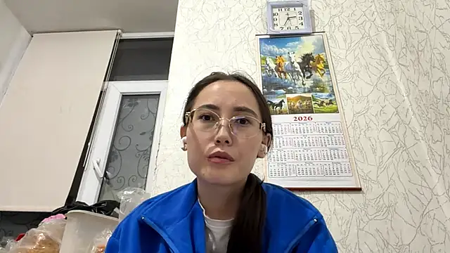 Snapshot of VickieTrudo chatting on June 2026 09:37:02 PM VickieTrudo online show from June 2026 09:37:02 PM