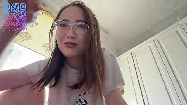 Snapshot of VickieTrudo chatting on June 2026 02:53:01 AM VickieTrudo online show from June 2026 02:53:01 AM