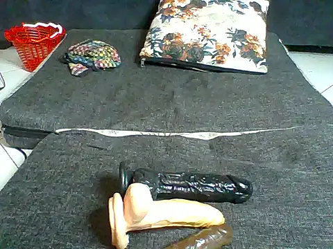 Snapshot of Sluutygarl chatting on July 2026 01:06:02 PM Sluutygarl online show from July 2026 01:06:02 PM