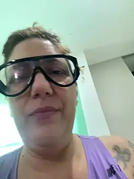lulupiecitosamor online show from July 2026 01:30:02 PM