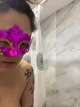 lulupiecitosamor online show from July 2026 01:32:02 PM