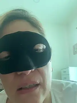 lulupiecitosamor online show from July 2026 04:18:02 PM