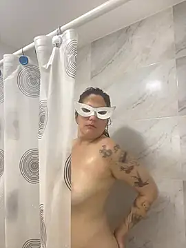 lulupiecitosamor online show from July 2026 02:50:01 PM