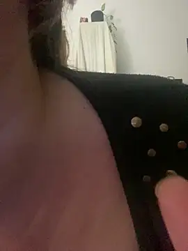 lulupiecitosamor online show from June 2026 12:05:02 AM