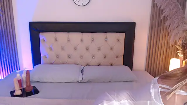 Snapshot of Sia_Foxx01 chatting on July 2026 03:22:01 AM Sia Foxx01 online show from July 2026 03:22:01 AM