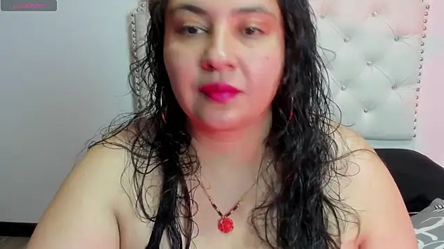 JadeBellee online show from May 2026 12:45:02 PM