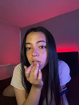Snapshot of rouss_lar chatting on May 2026 11:12:02 PM rouss lar online show from May 2026 11:12:02 PM