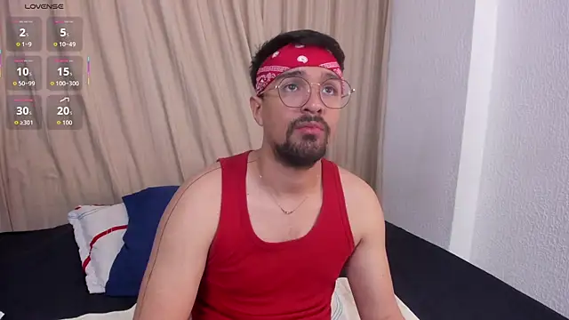 Snapshot of max_ed chatting on June 2026 10:59:01 AM max ed online show from June 2026 10:59:01 AM