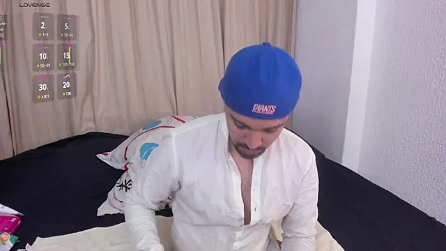 Snapshot of max_ed chatting on June 2026 05:45:02 AM max ed online show from June 2026 05:45:02 AM